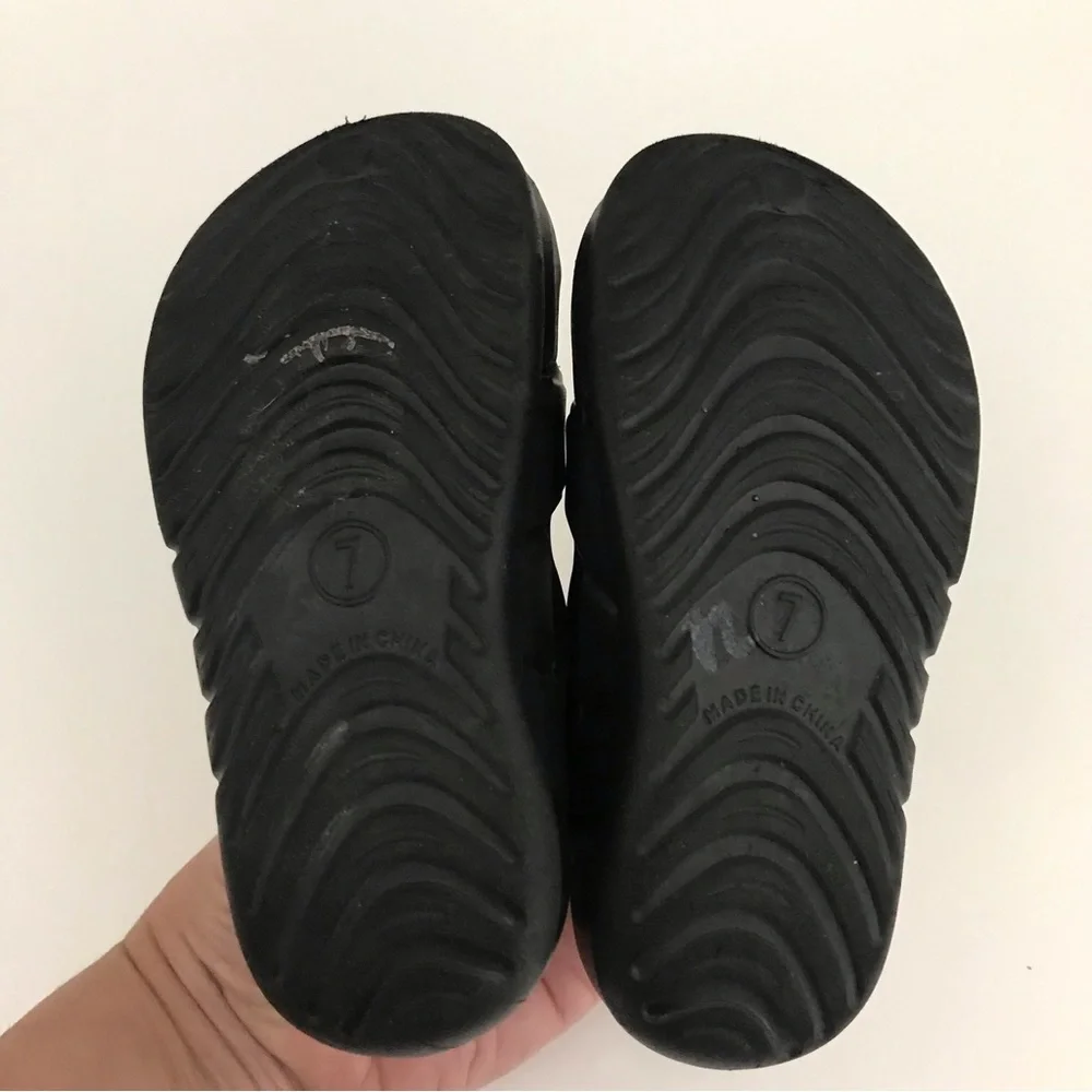 Batman Water Shoes Size 7 toddler